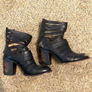 Freebird Steve Madden ankle boots